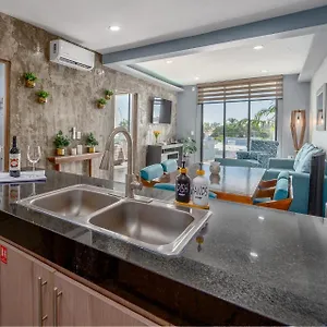 Apartamento New & Modern, 5 Star Area, Walk 2 Beach, Pool, Views, King Bed, Mazatlán